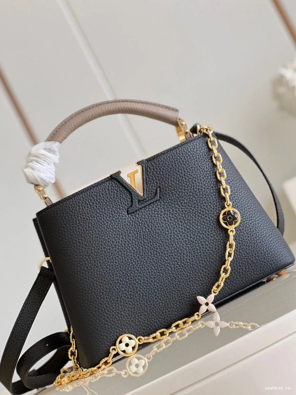 WIS LOUIS BB CAPUCINES VUITTON 0113